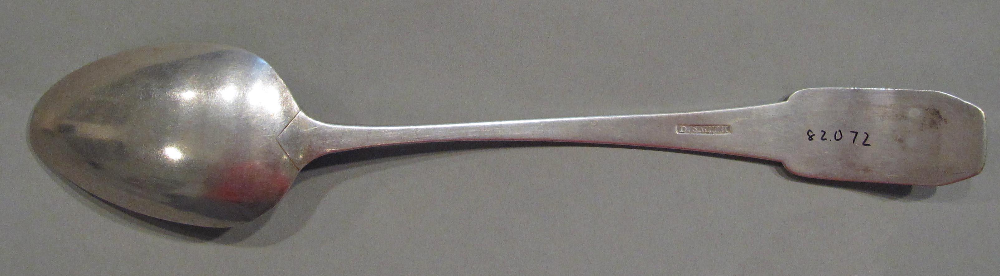 1998.0004.1221 spoon underside