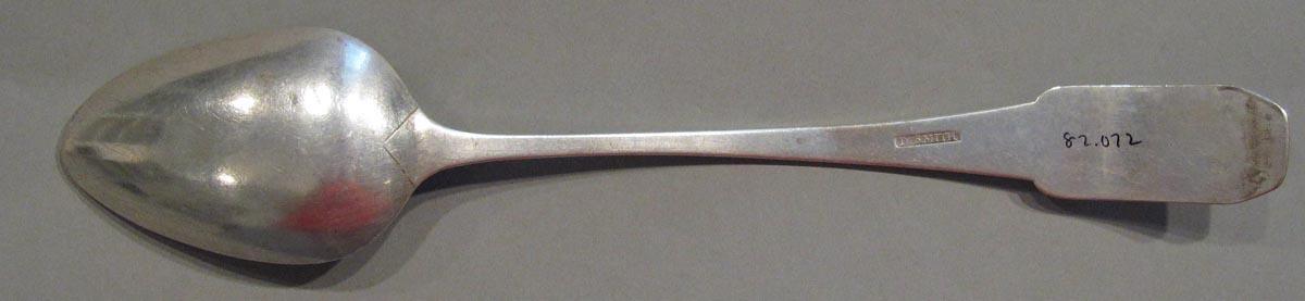1998.0004.1221.002 spoon underside