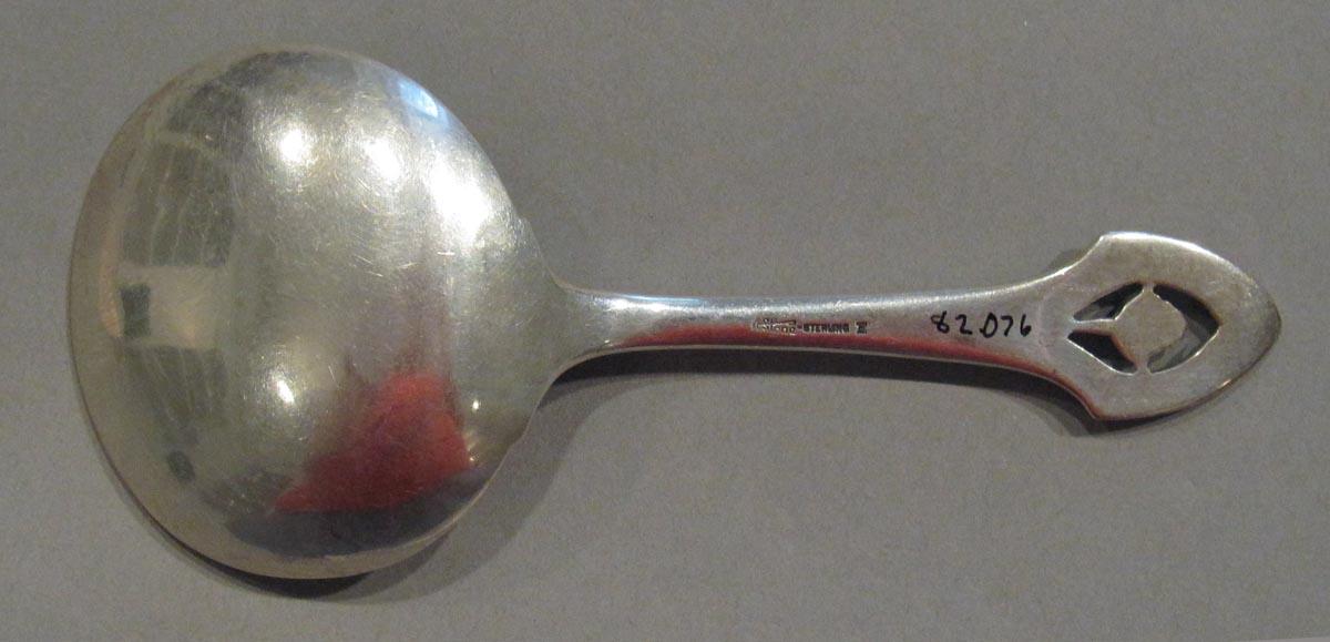 1998.0004.1225 spoon underside