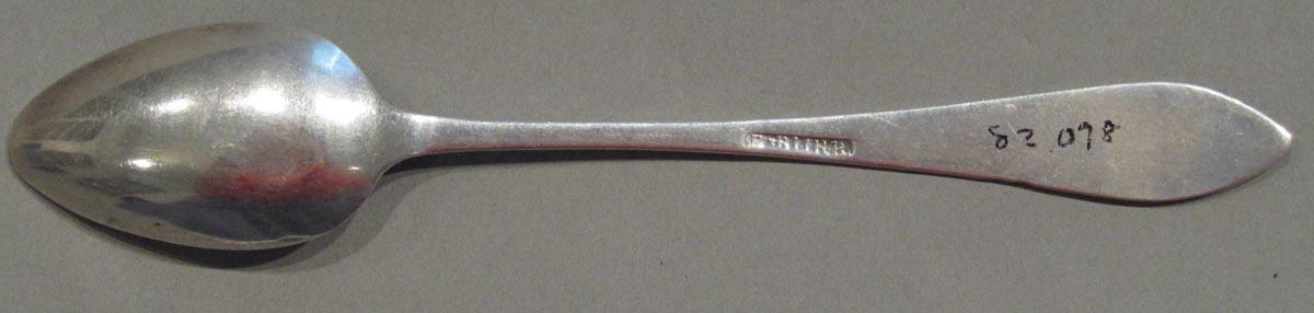 1998.0004.1227 spoon underside