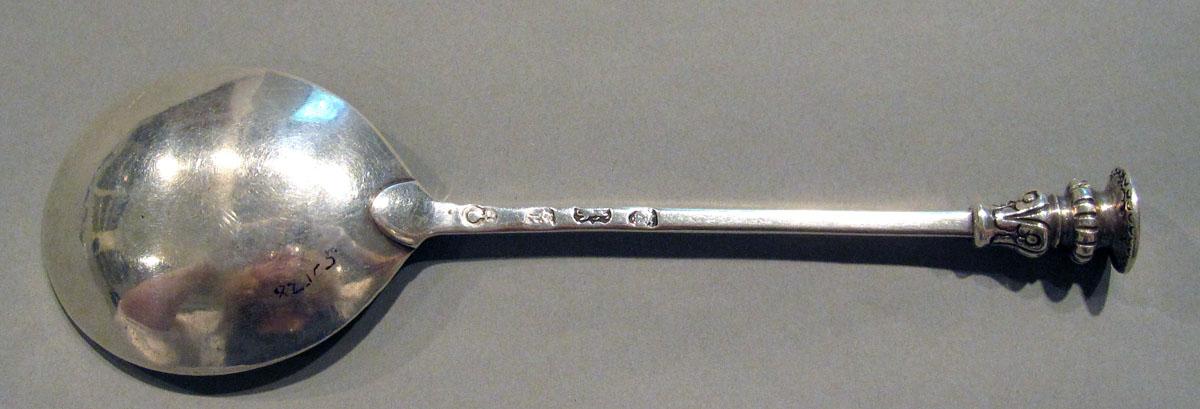 1998.0004.1252 Silver Spoon underside