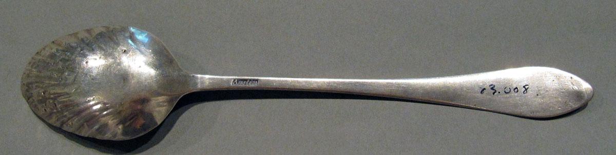 1998.0004.1267 Silver Spoon underside