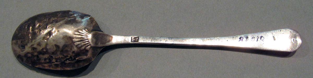 1998.0004.1269 Silver Spoon underside