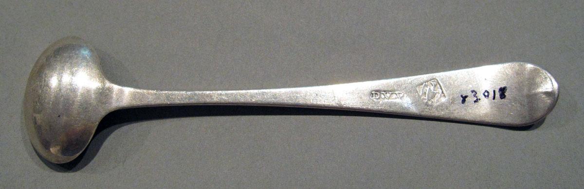 1998.0004.1276 Silver Spoon underside