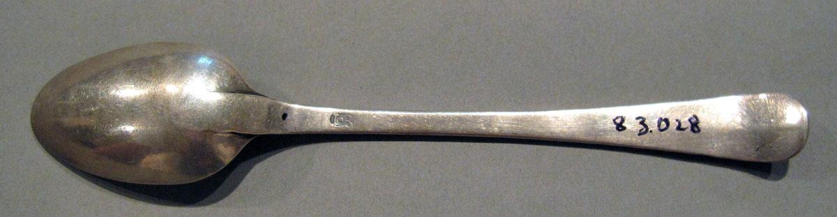 1998.0004.1285 Silver Spoon underside