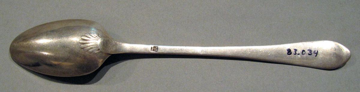 1998.0004.1290 Silver Spoon underside