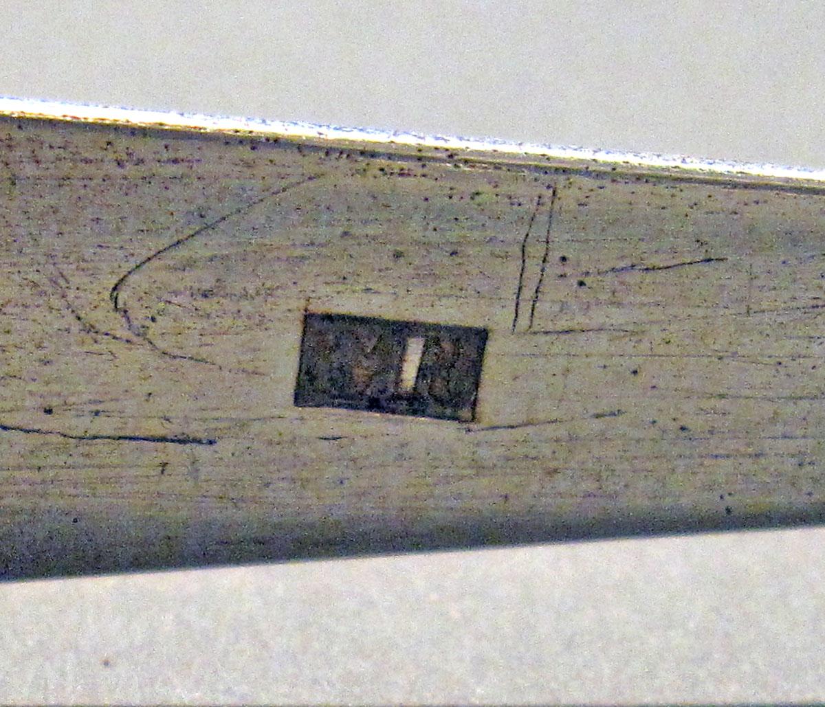 1998.0004.1291 Silver Tongs mark 1