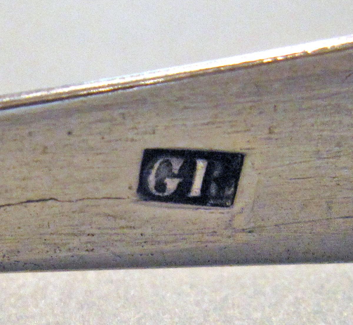 1998.0004.1291 Silver Tongs mark 2