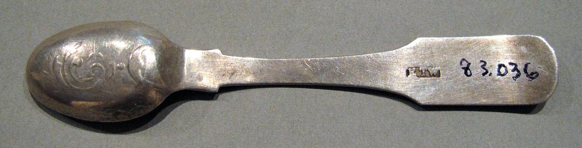 1998.0004.1292 Silver Spoon underside