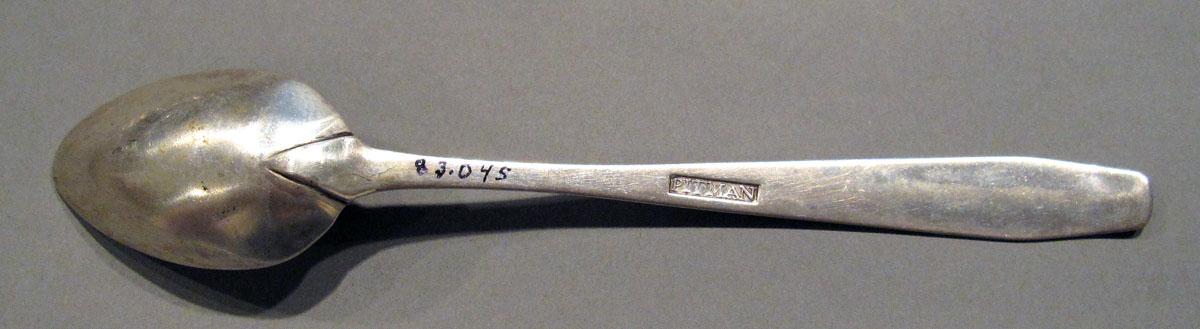 1998.0004.1300 Silver Spoon underside