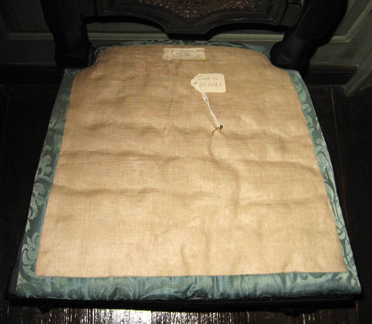 1958.0539 Side Chair with 1984.0647.001 Cushion reverse view