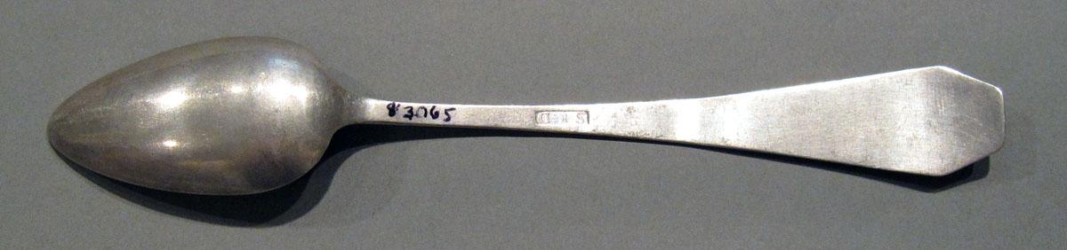 1998.0004.1320 Silver Spoon underside