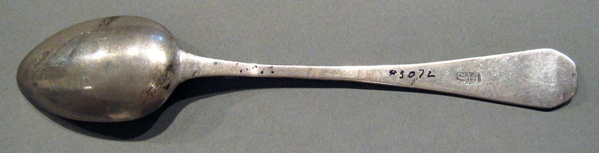 1998.0004.1327 Silver Spoon underside