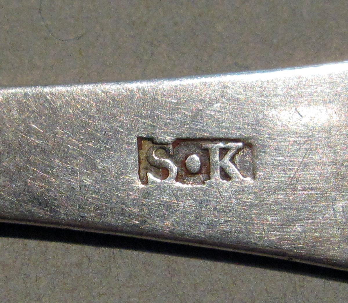 1998.0004.1329 Silver Spoon mark