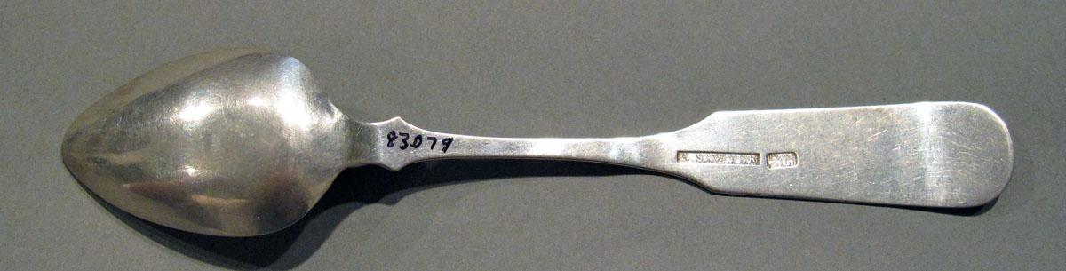1998.0004.1334 Silver Spoon underside