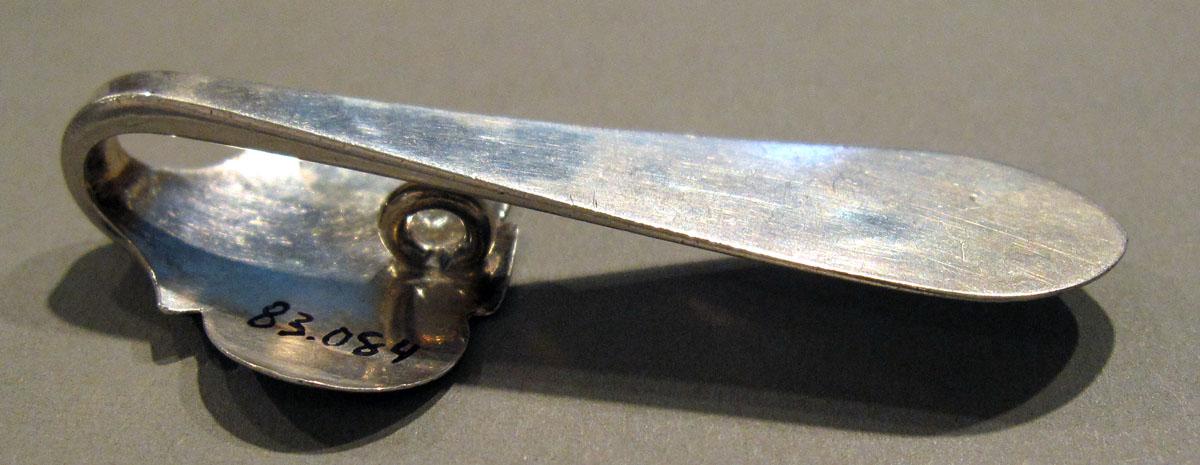 1998.0004.1339 Silver Chatelaine side