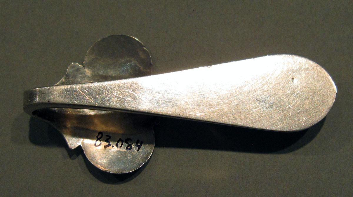 1998.0004.1339 Silver Chatelaine underside