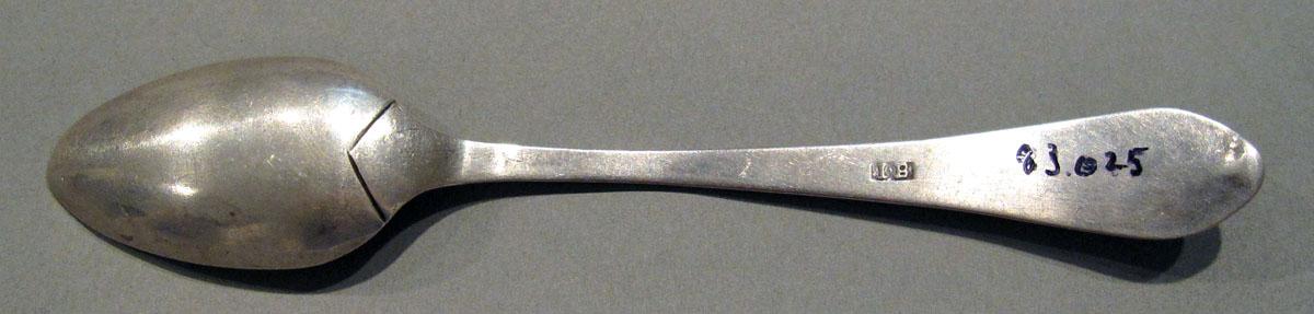 1998.0004.1345 Silver Spoon underside
