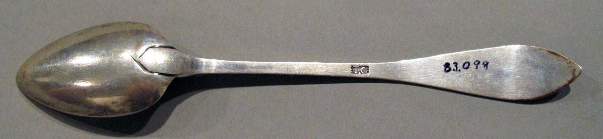 1998.0004.1352.001 Silver Spoon underside
