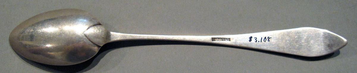 1998.0004.1362 Silver Spoon underside
