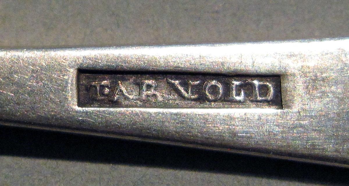 1998.0004.1362 Silver Spoon mark