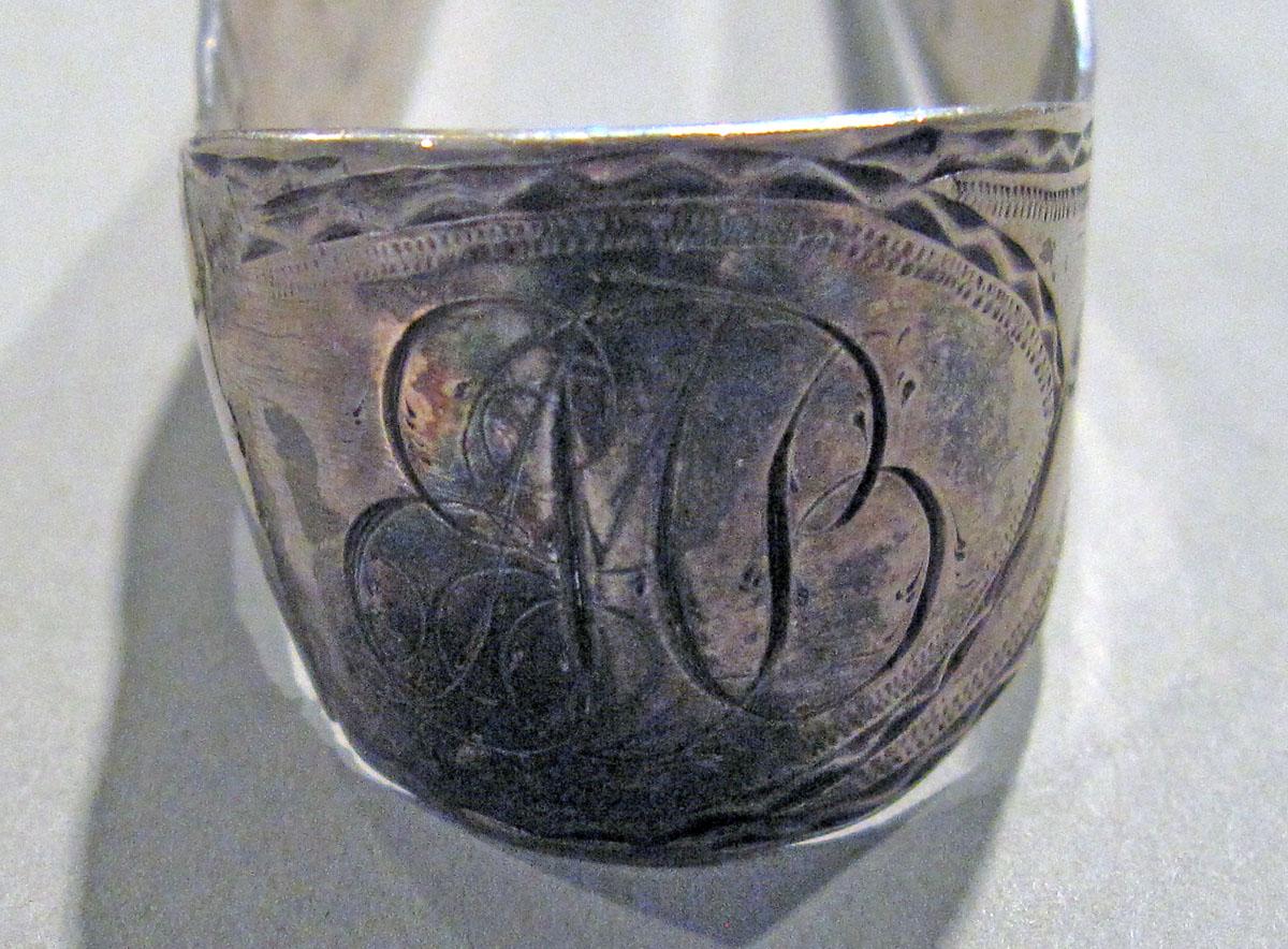 1998.0004.1376 Silver Tongs engraving