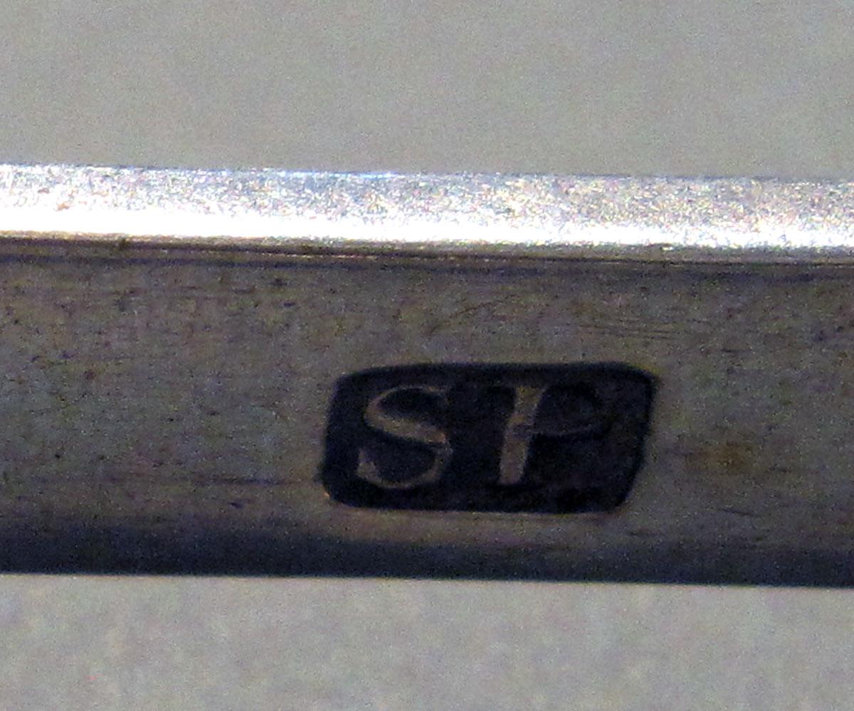 1998.0004.1376 Silver Tongs mark 2