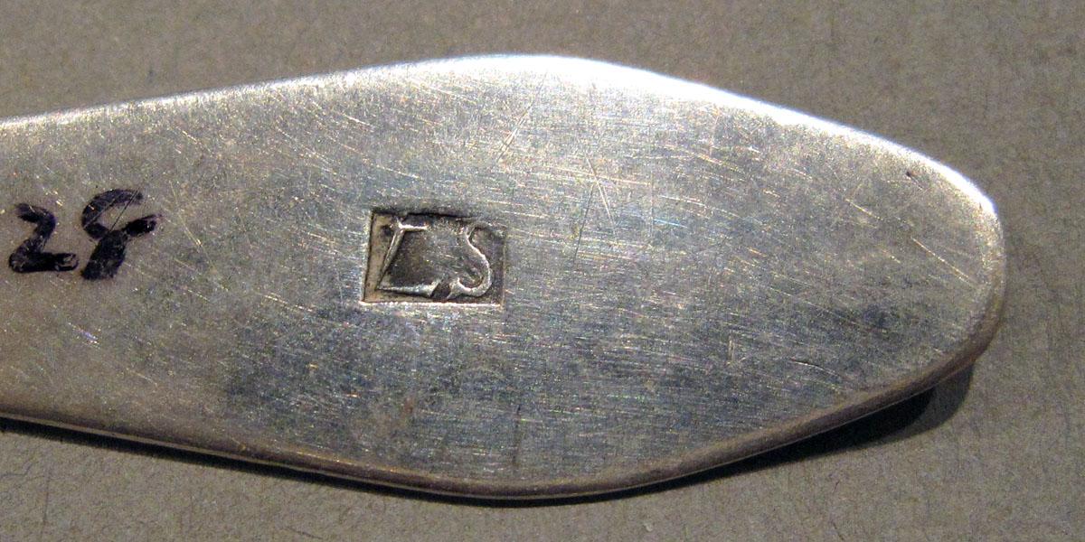 1998.0004.1381 Silver Spoon mark