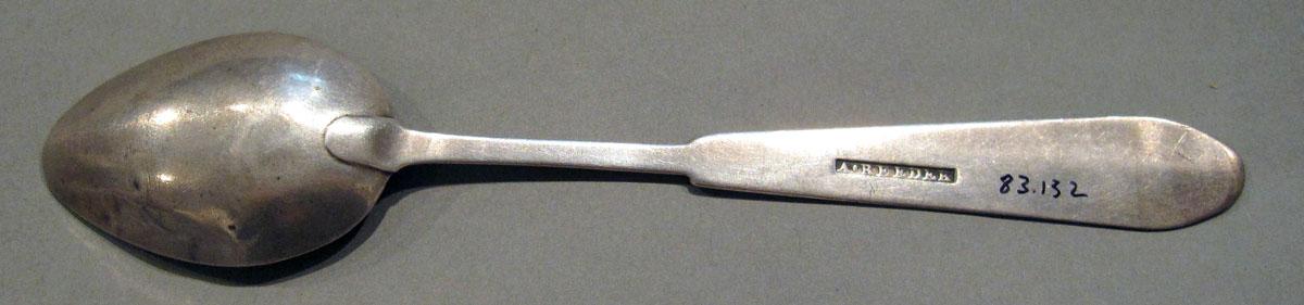 1998.0004.1385 Silver Spoon underside