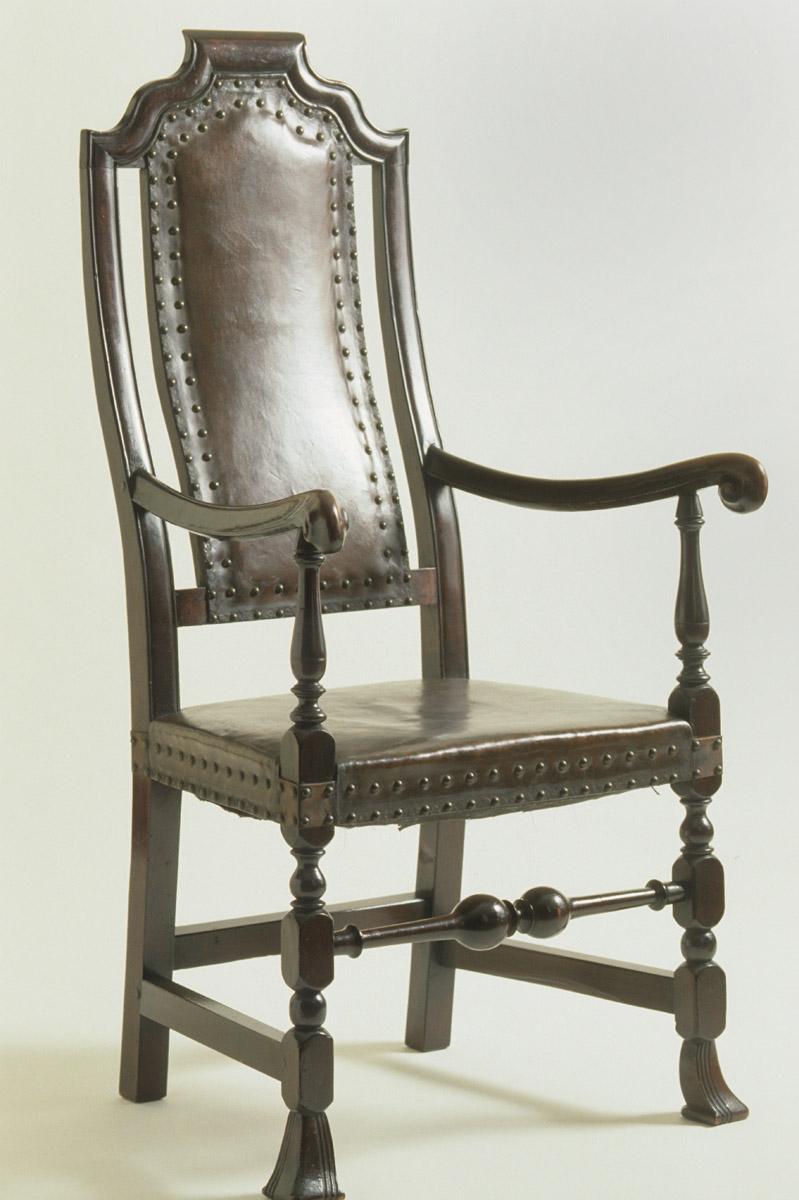 1958.0555 Chair, view 2