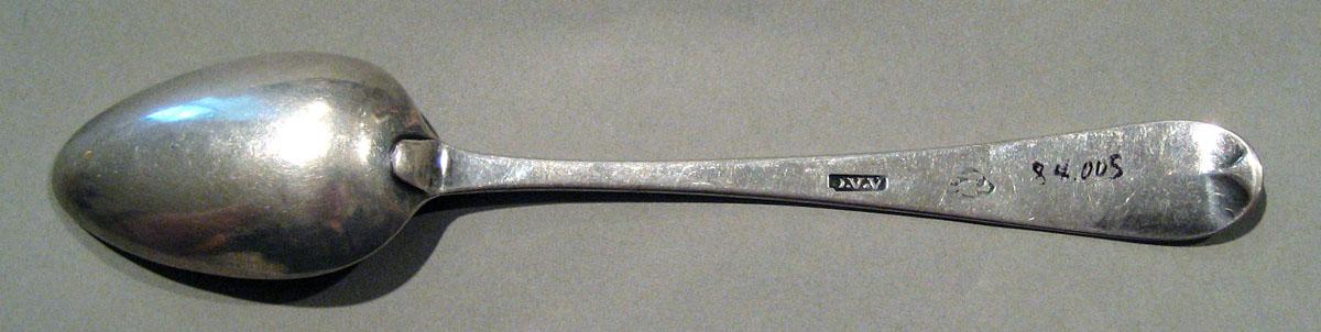 1998.0004.1409 Silver Spoon underside