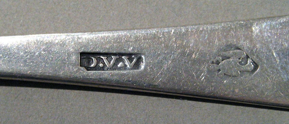 1998.0004.1409 Silver Spoon mark