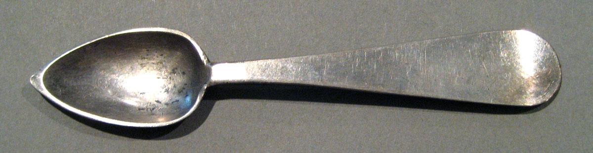1998.0004.1422 Silver Spoon upper surface