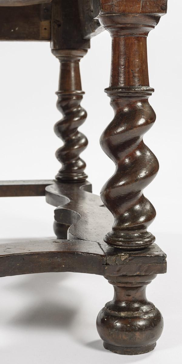 1958.0559 Chest of drawers, detail 4