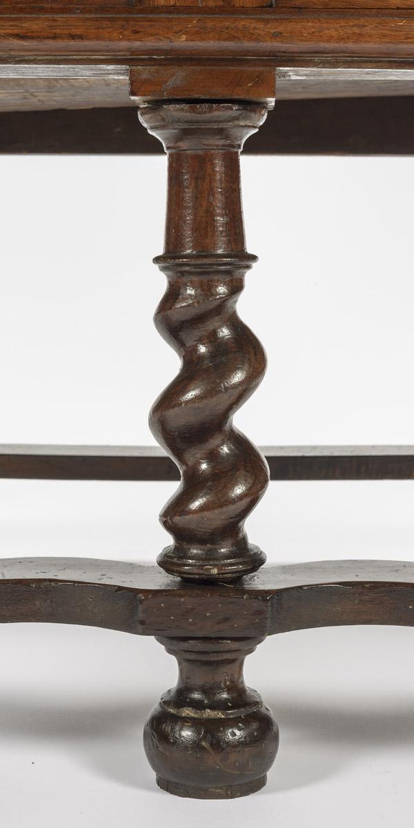 1958.0559 Chest of drawers, detail 5