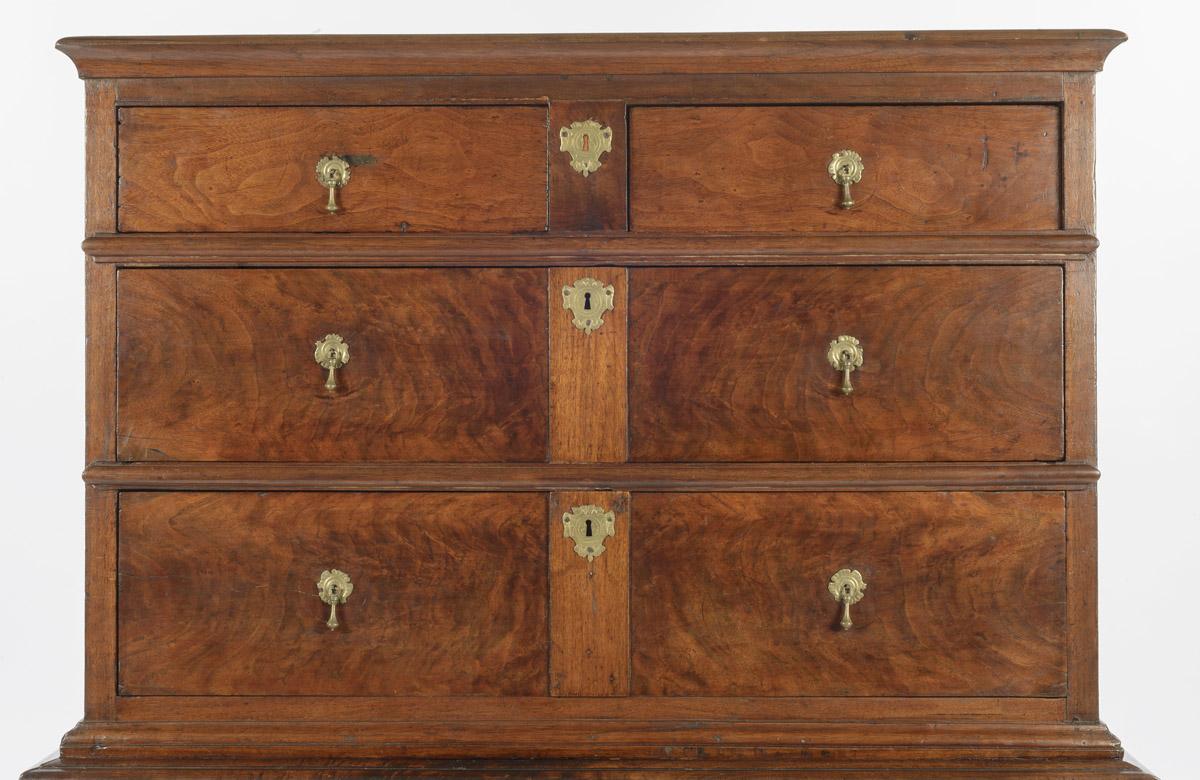 1958.0559 Chest of drawers, top section