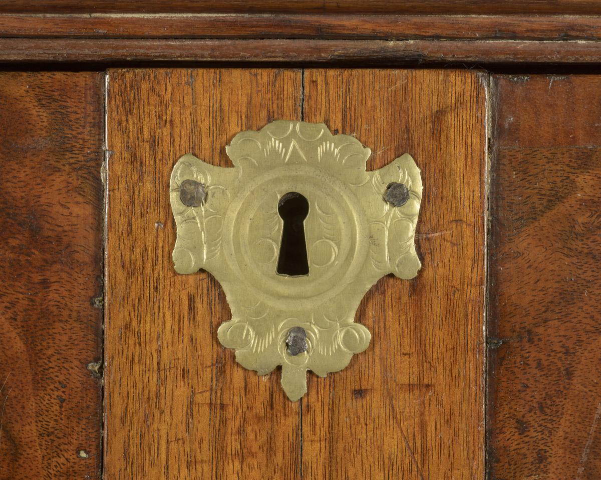 1958.0559 Chest of drawers, detail 2