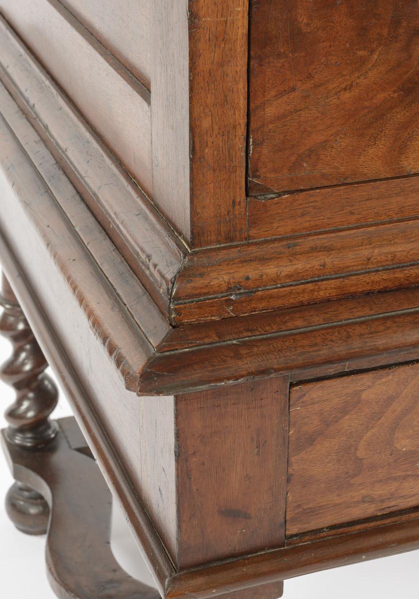 1958.0559 Chest of drawers, detail 8