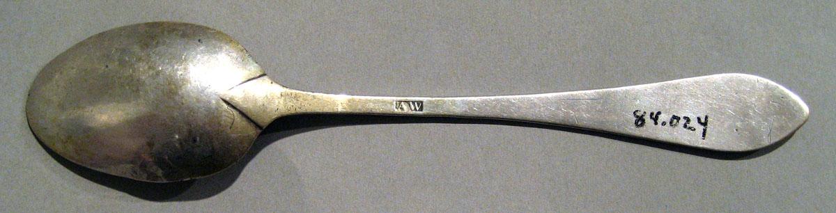 1998.0004.1426 Silver Spoon underside