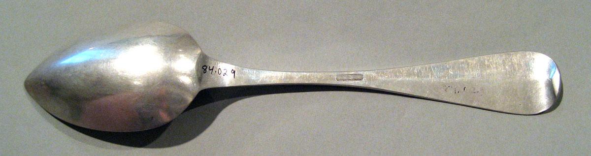 1998.0004.1431 Silver Spoon underside