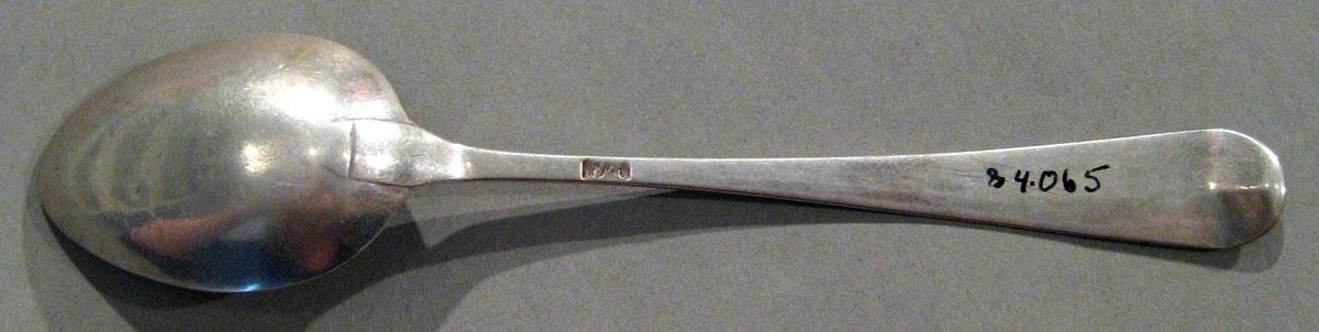 1998.0004.1466 Silver Spoon underside