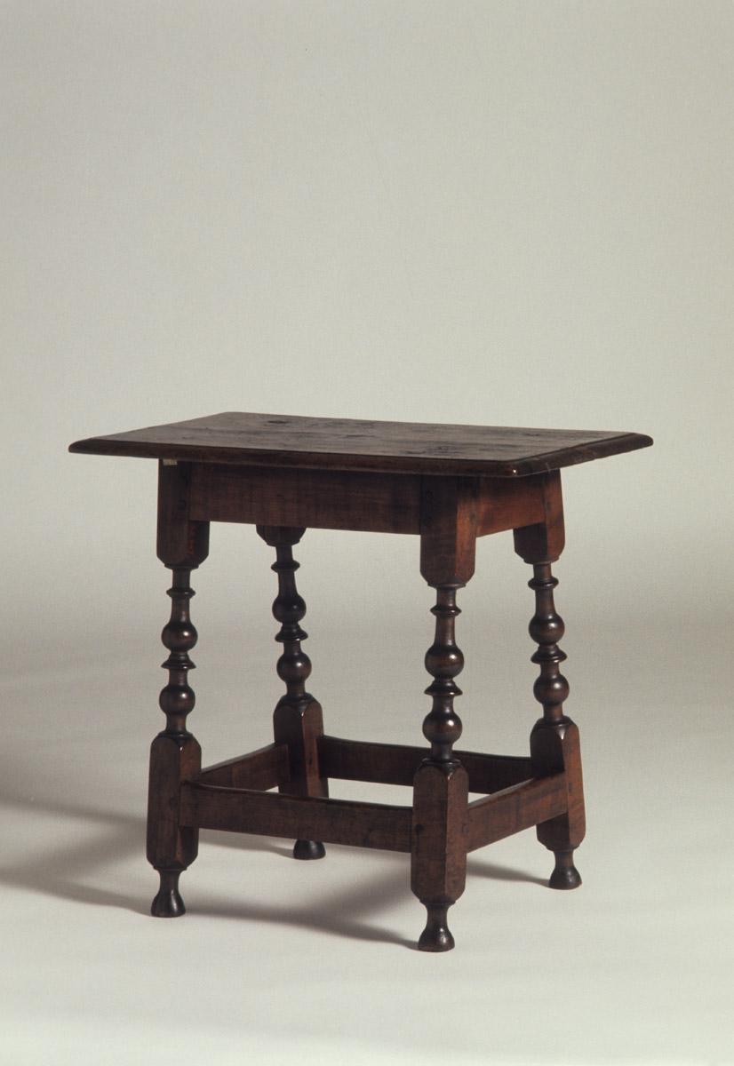 1958.0567 Stool