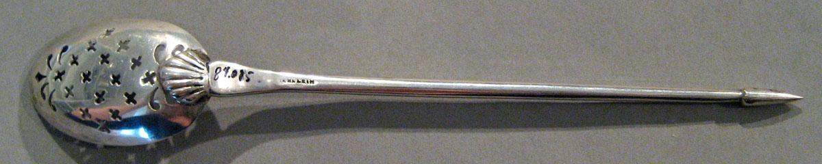1998.0004.1486 Silver Spoon underside