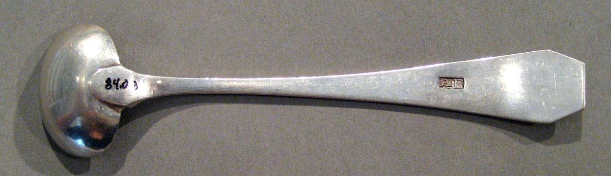 1998.0004.1487 Silver Spoon underside