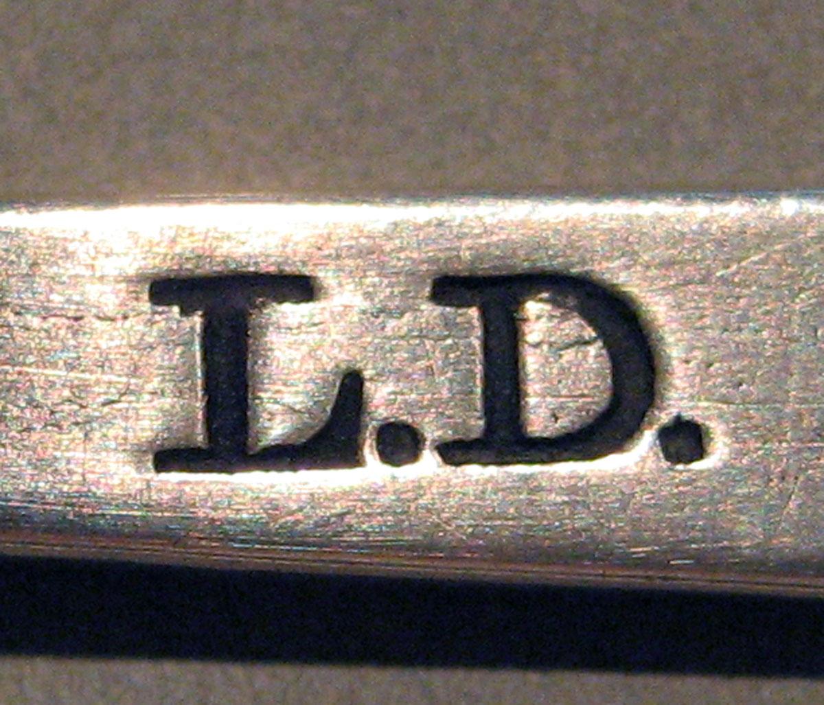 1998.0004.1492 Silver Spoon mark