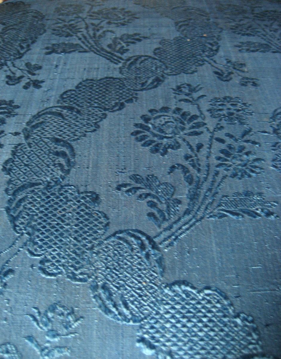 1958.0569 Chair fabric detail 2
