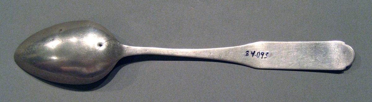 1998.0004.1494.001 Silver Spoon underside