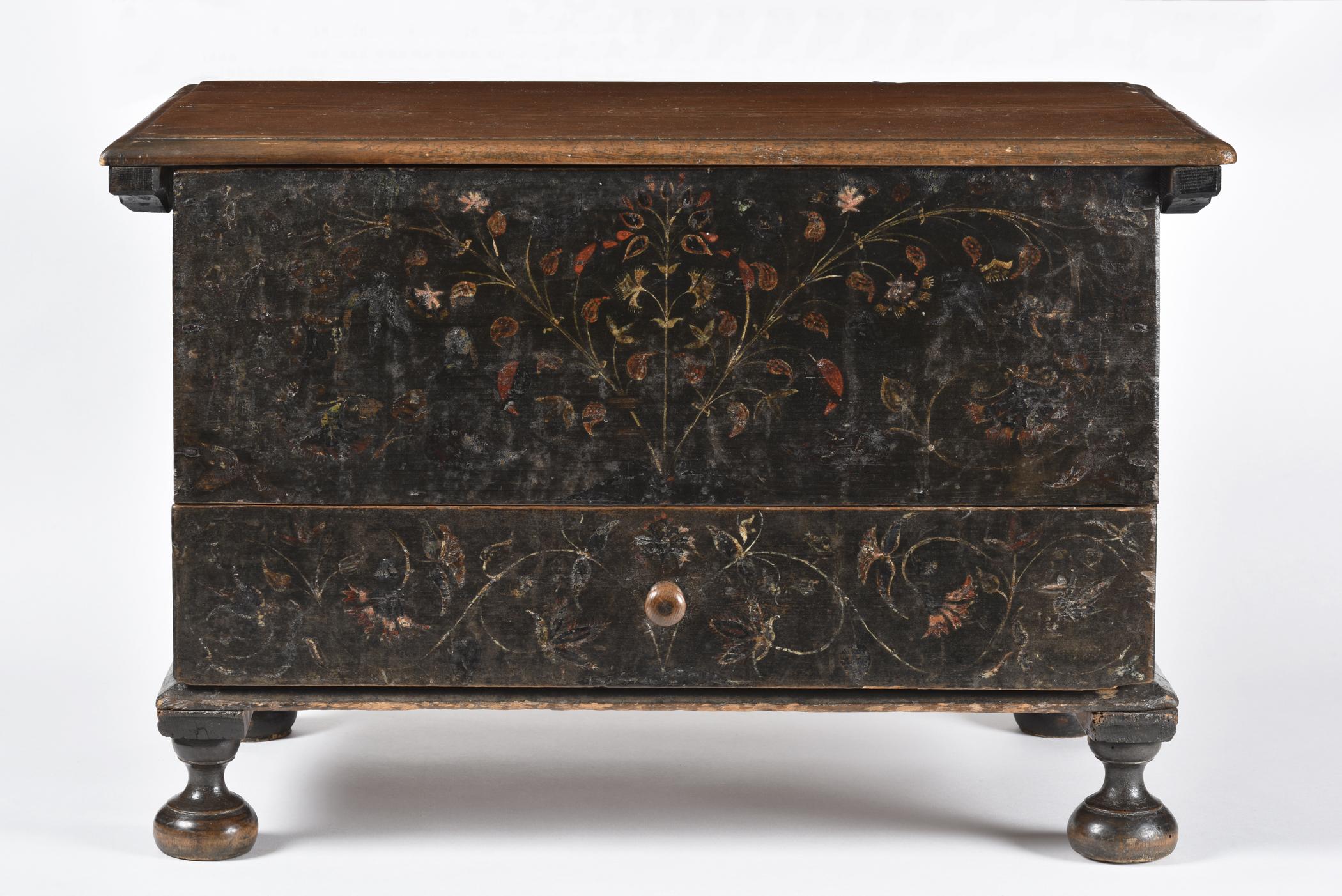 1958.0571 Chest, view 2