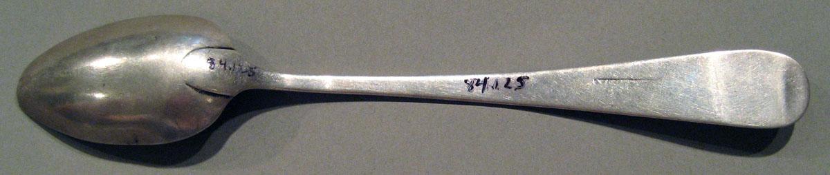 1998.0004.1514 Silver Spoon underside