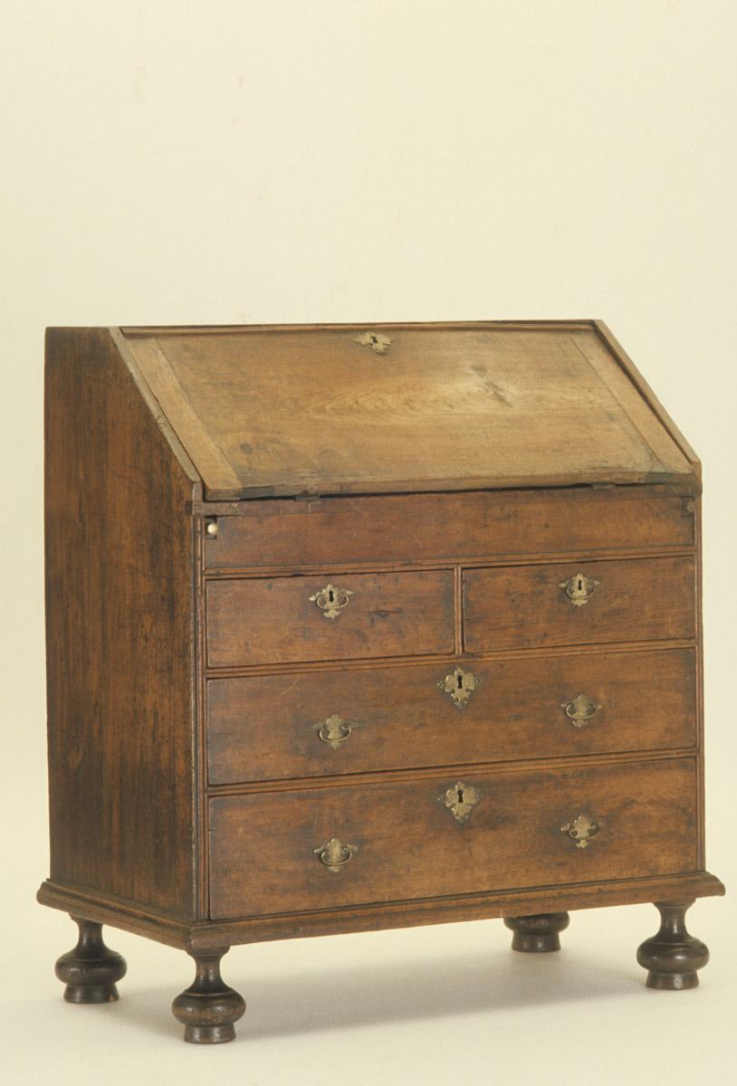 1958.0573 Desk